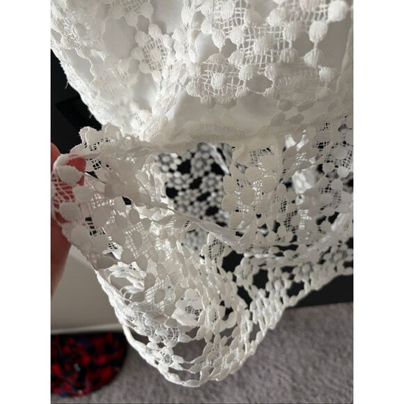 Petal & Pup Lauren Lace Overlay Dress White Size 2 - Picture 6 of 9